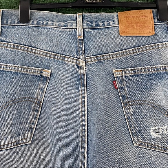 VTG 90’s Levi’s 560 Loose Fit Tapered Leg Distressed Jeans Men’s 45x31 USA Made - Picture 9 of 9